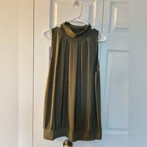 Zenana Outfitters Gray Sleeveless Blouse